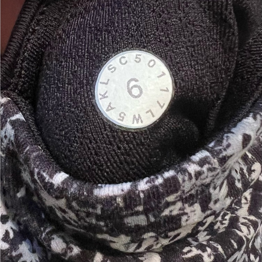 lululemon invigorate tight daisy dust alpine - Picture 8 of 9
